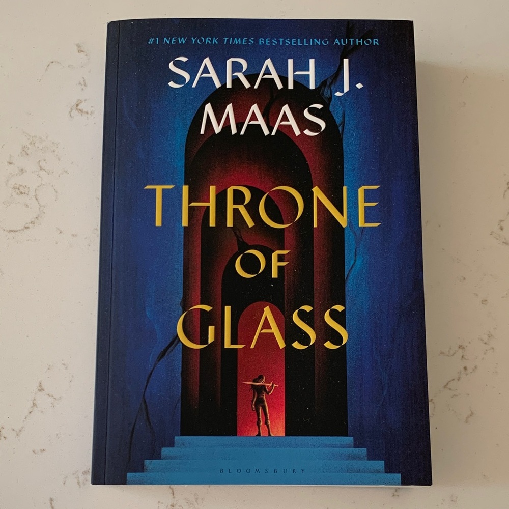 Sarah J. Maas - Throne of Glass (Blue & Red Cover)